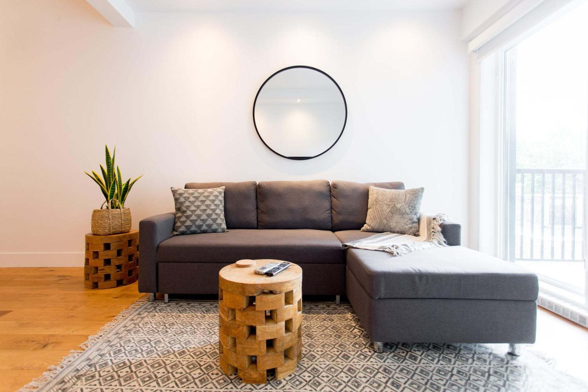 Hip, Stylish Apartment In Little Italy By Den Stays A Montreal Habitación foto